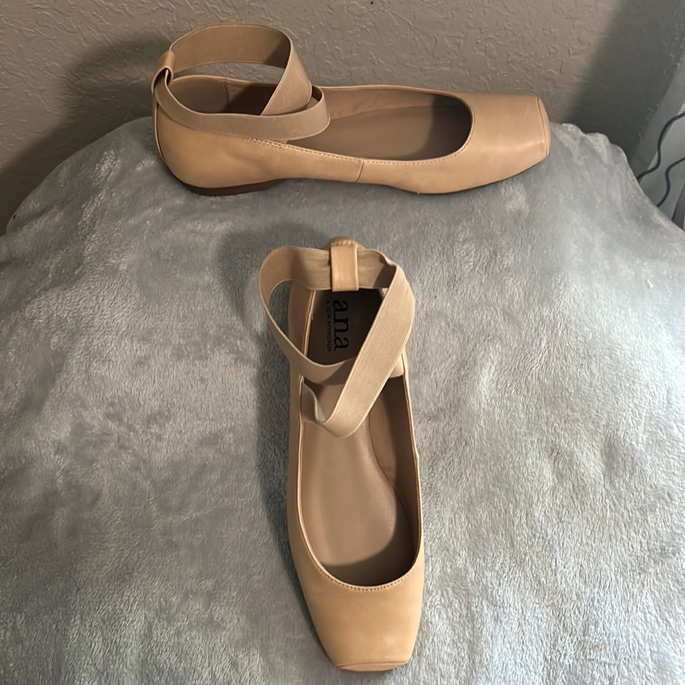 A.N.A slip on strap shows